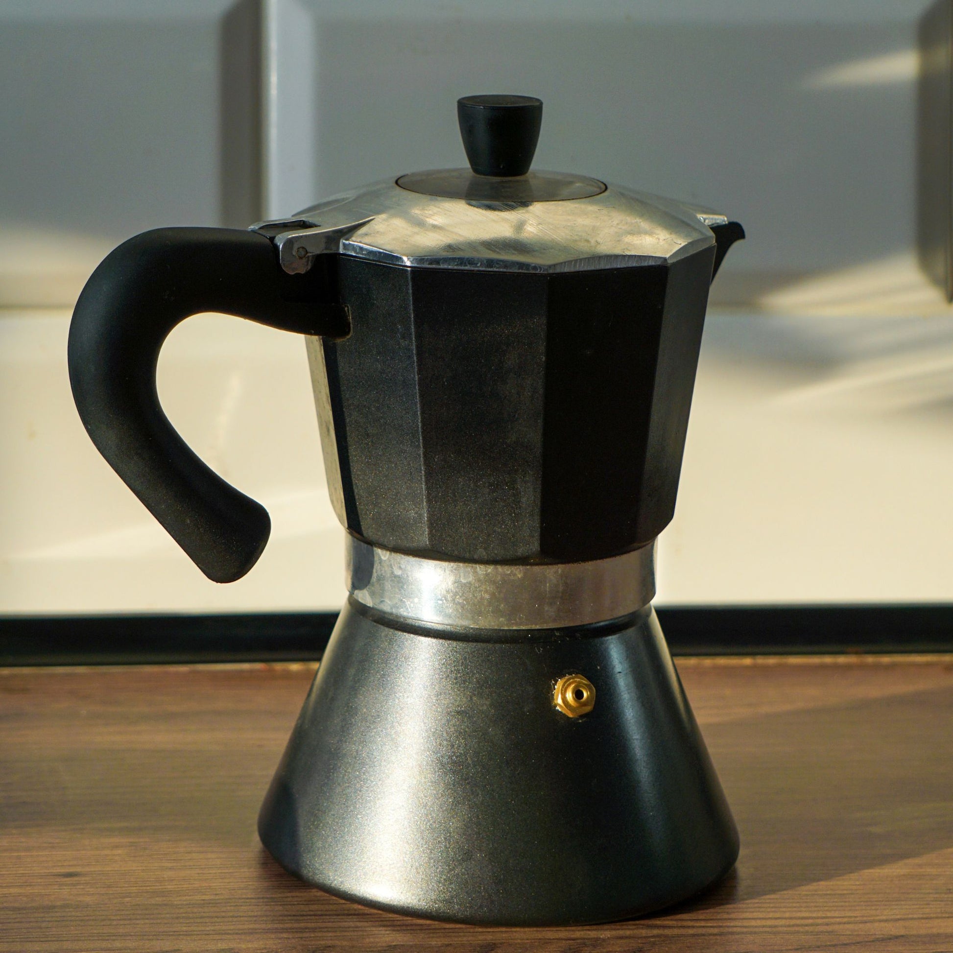 Kenya Single Origin Coffee | Medium - Light Roast - Luz Coffee Co